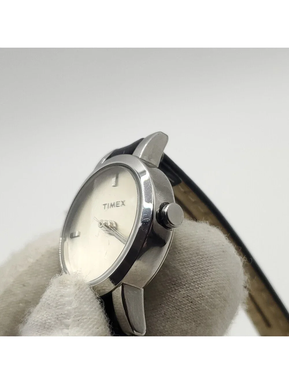 Timex Quartz Silver Tone Womens Watch 23mm Black Leather Band New Battery